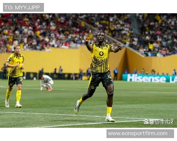 多特前锋吉拉西不满被换下拒绝与教练握手引发热议