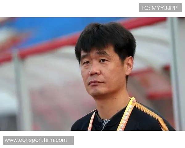 李霄鹏呼吁球迷宽容：主场被喊下课是常态应理解教练艰辛