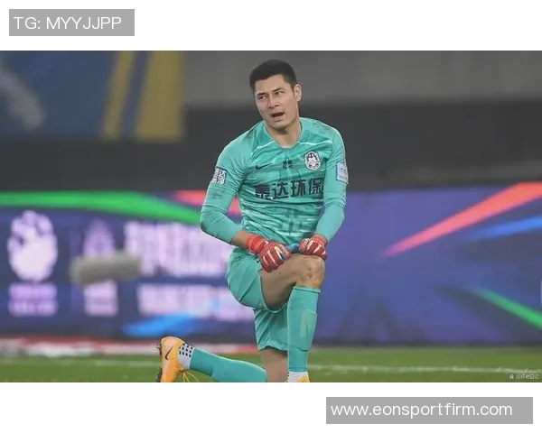 杜佳32岁在海港五季出场仅45分钟却收获三冠一杯的传奇故事