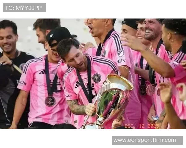 苏亚雷斯与迈阿密续约一年将与梅西携手再战新赛季